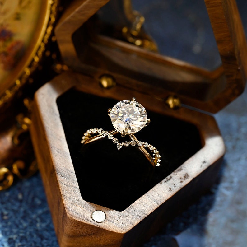 1.0-3.0 CT Round F/VS1 CVD Diamond Unique Engagement Ring - Camila Brown