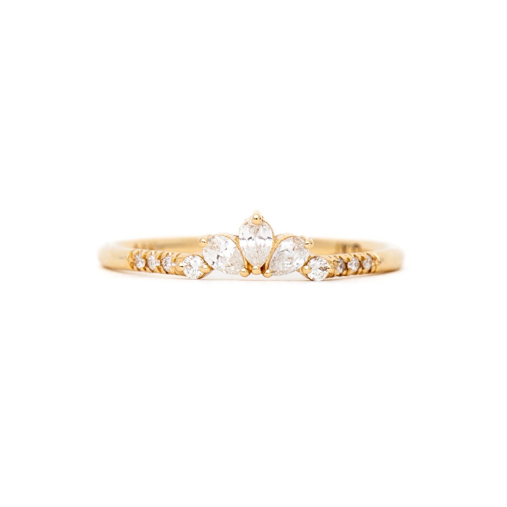 0.60 TCW Pear & Round CVD Diamond curved Wedding Band