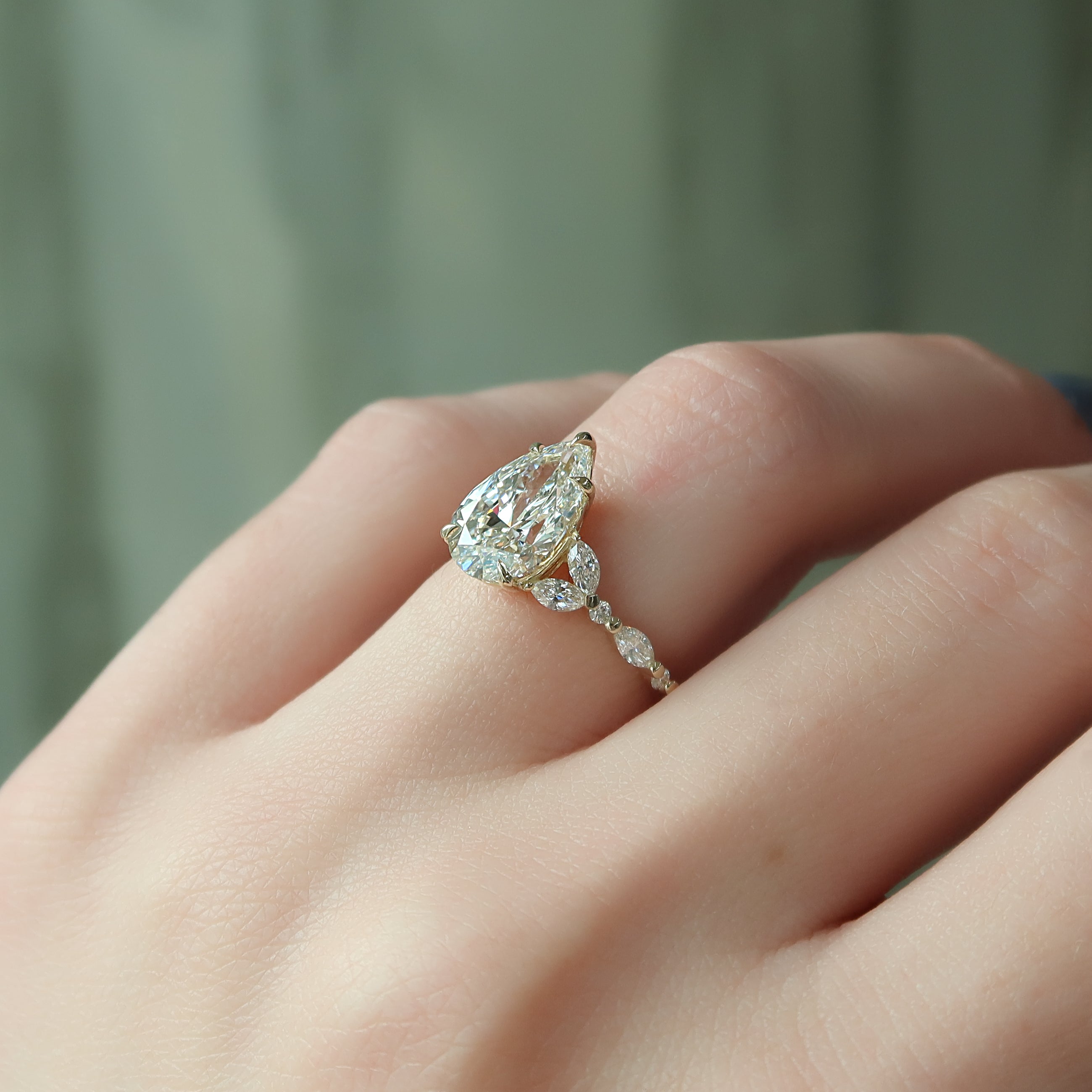 1.50 - 3.50 CT Pear Cut CVD Diamond Cluster Engagement Ring