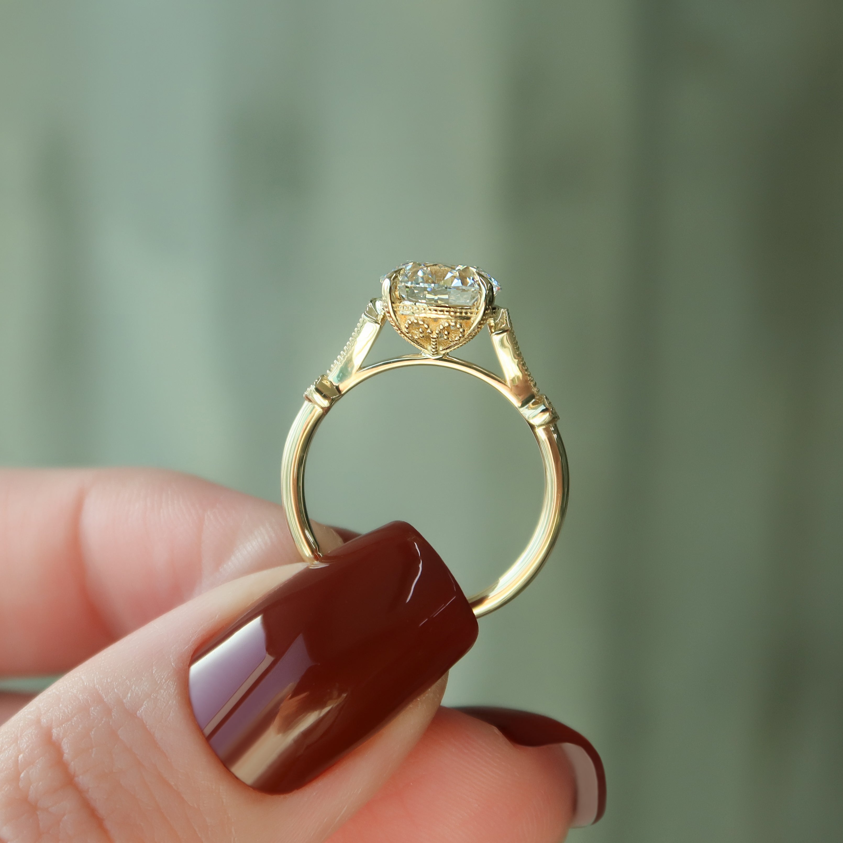 2.0 - 4.0 CT Round Cut CVD Diamond Amber-setting Engagement Ring