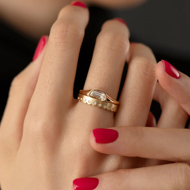 0.12 TCW Round CVD Diamond scalloped Wedding Band