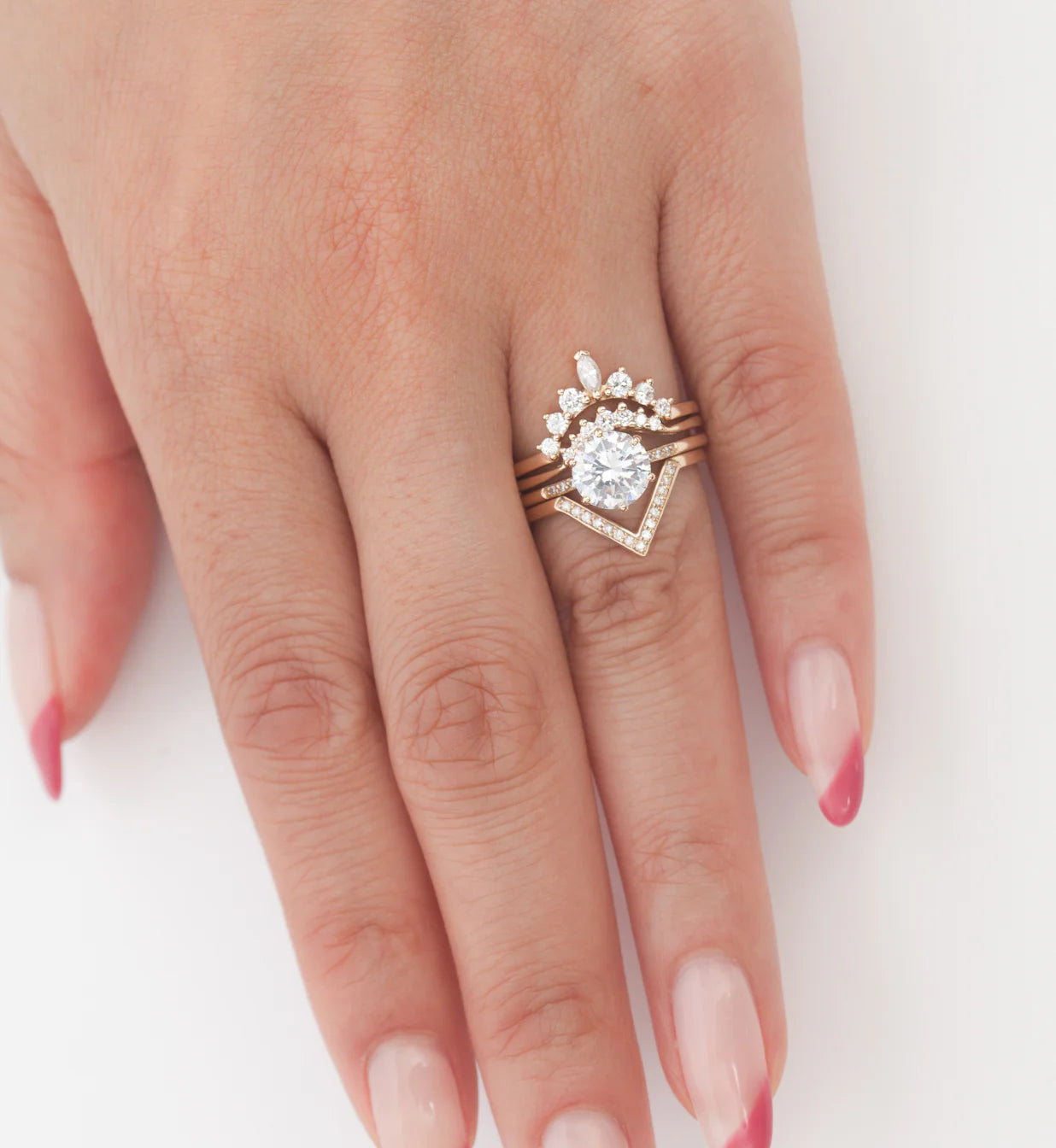 0.09 TCW Round CVD Diamond Curved Wedding Band