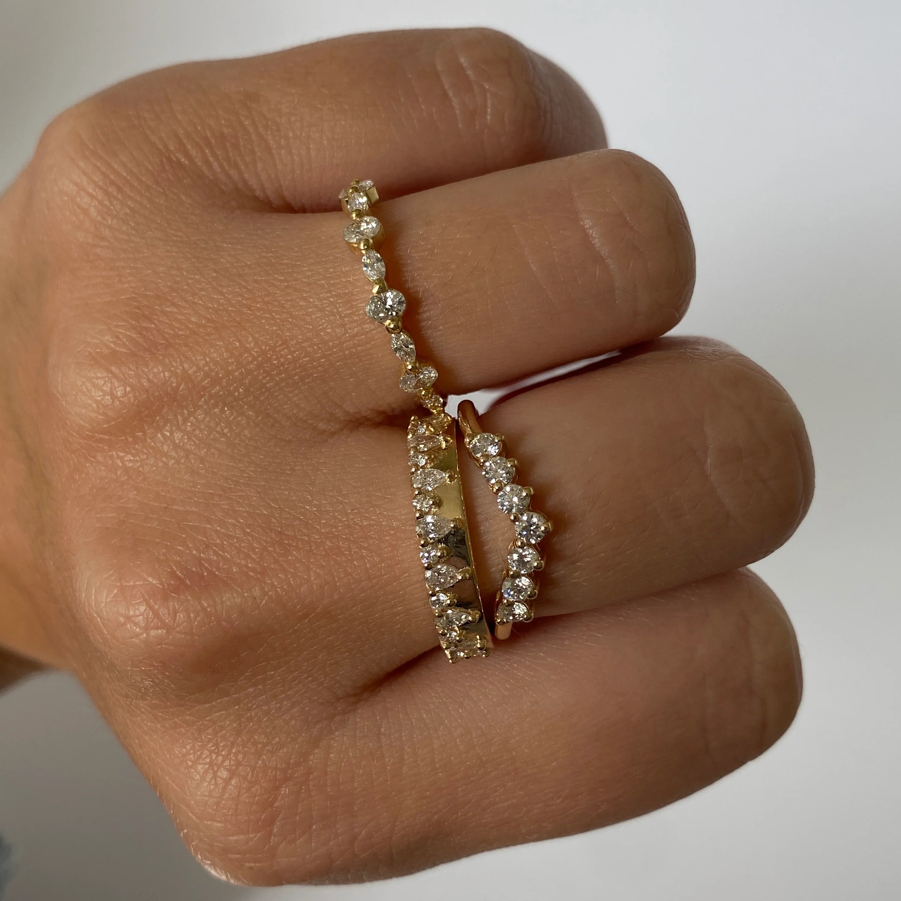 0.33 TCW Round CVD Diamond Curved Wedding Band