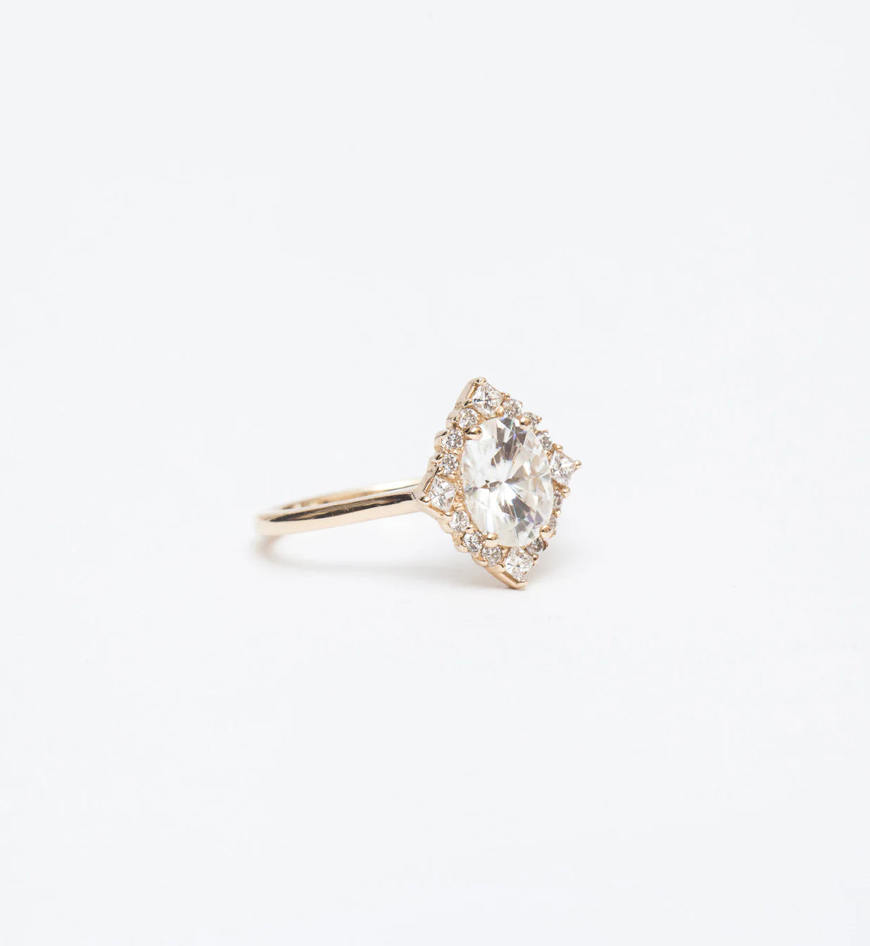 1.0 -3.0 CT Oval CVD Diamond Cluster Engagement Ring
