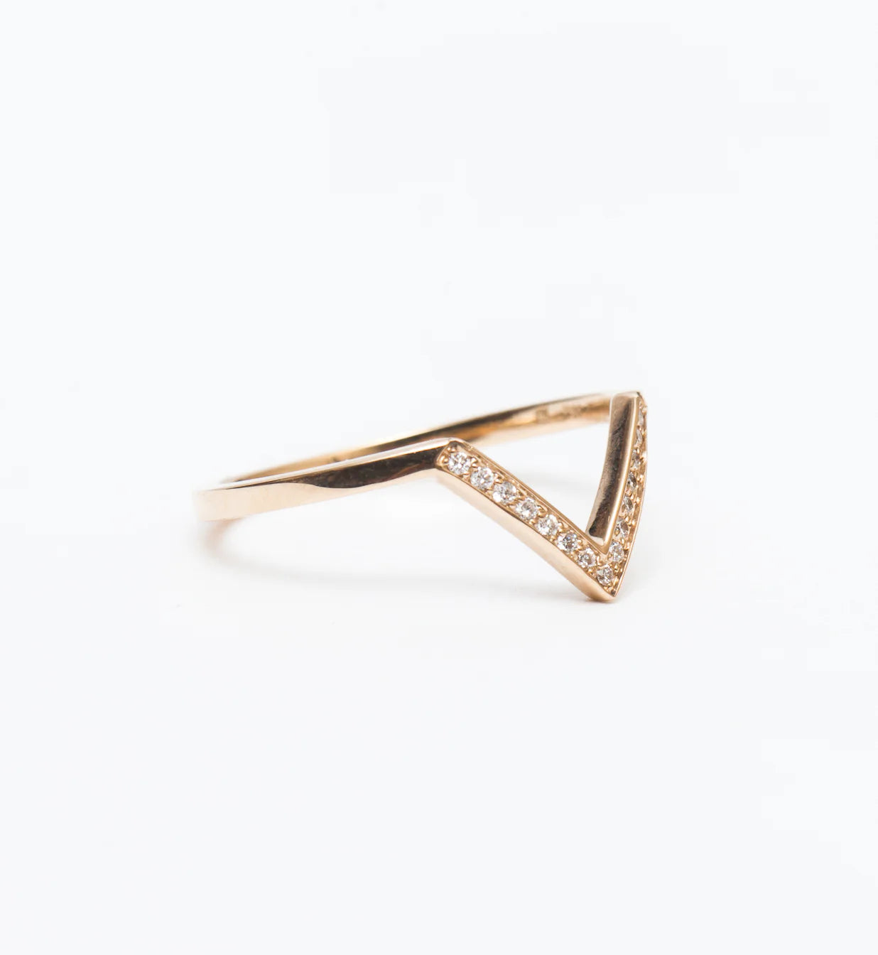 0.09 TCW Round CVD Diamond Curved Wedding Band