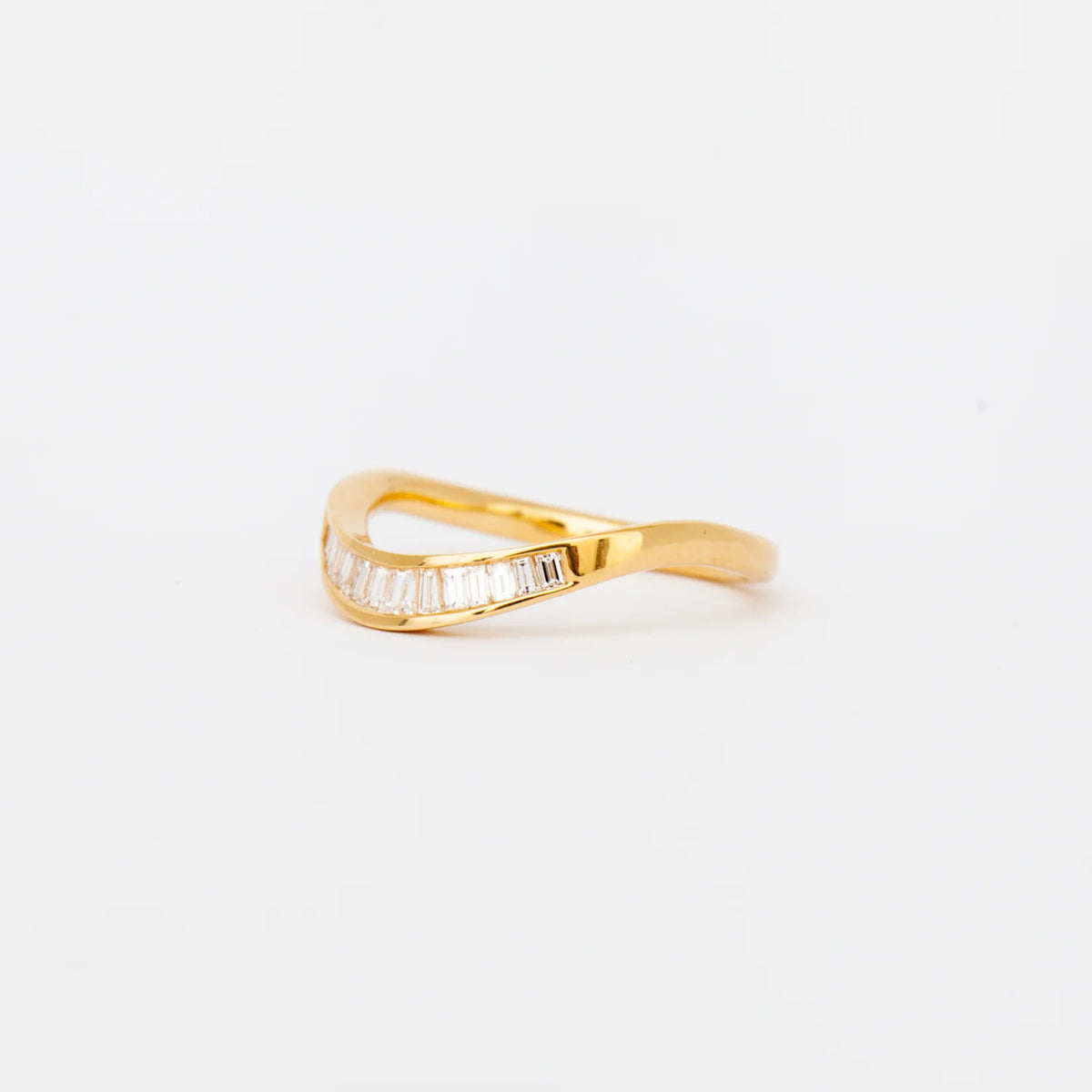 0.2 TCW Baguette CVD Diamond Curved Wedding Band