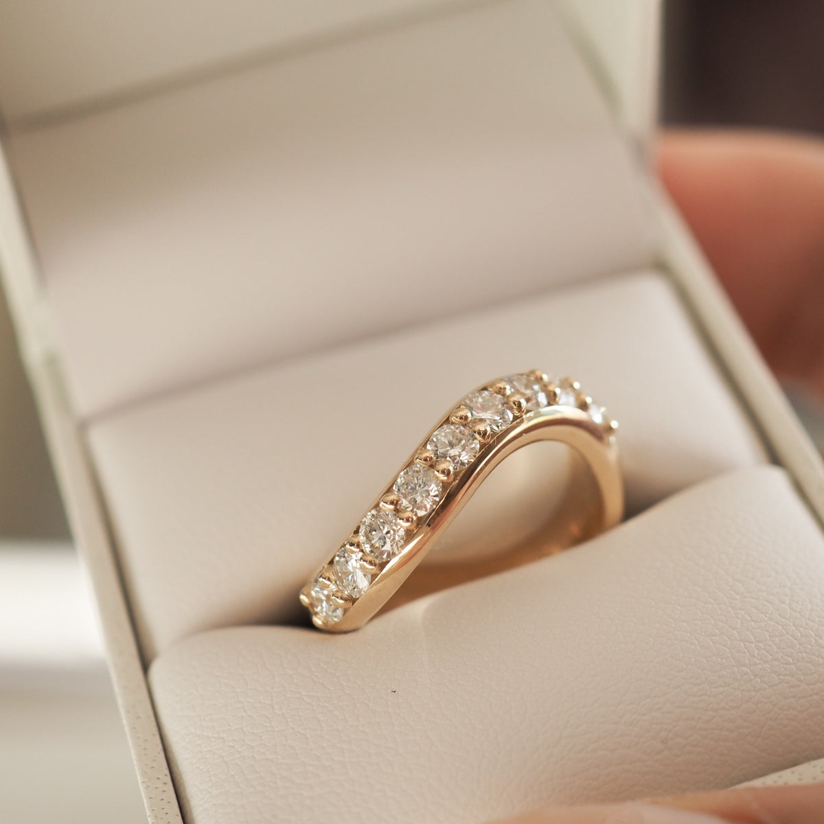 0.40 TCW Round Shape CVD Diamond Curve Setting Wedding Band