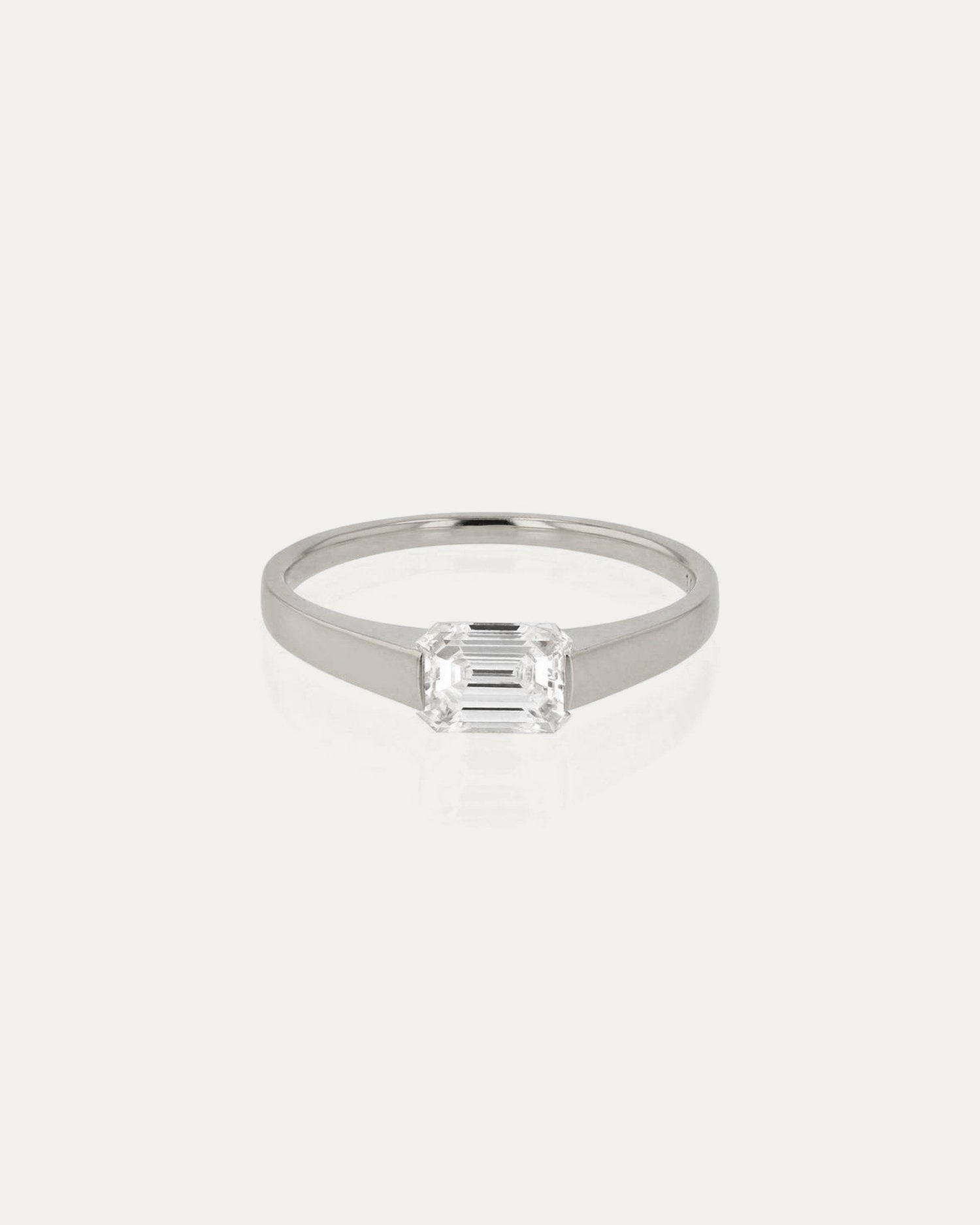 1.0 CT Emerald CVD Diamond Unique Style Engagement Ring