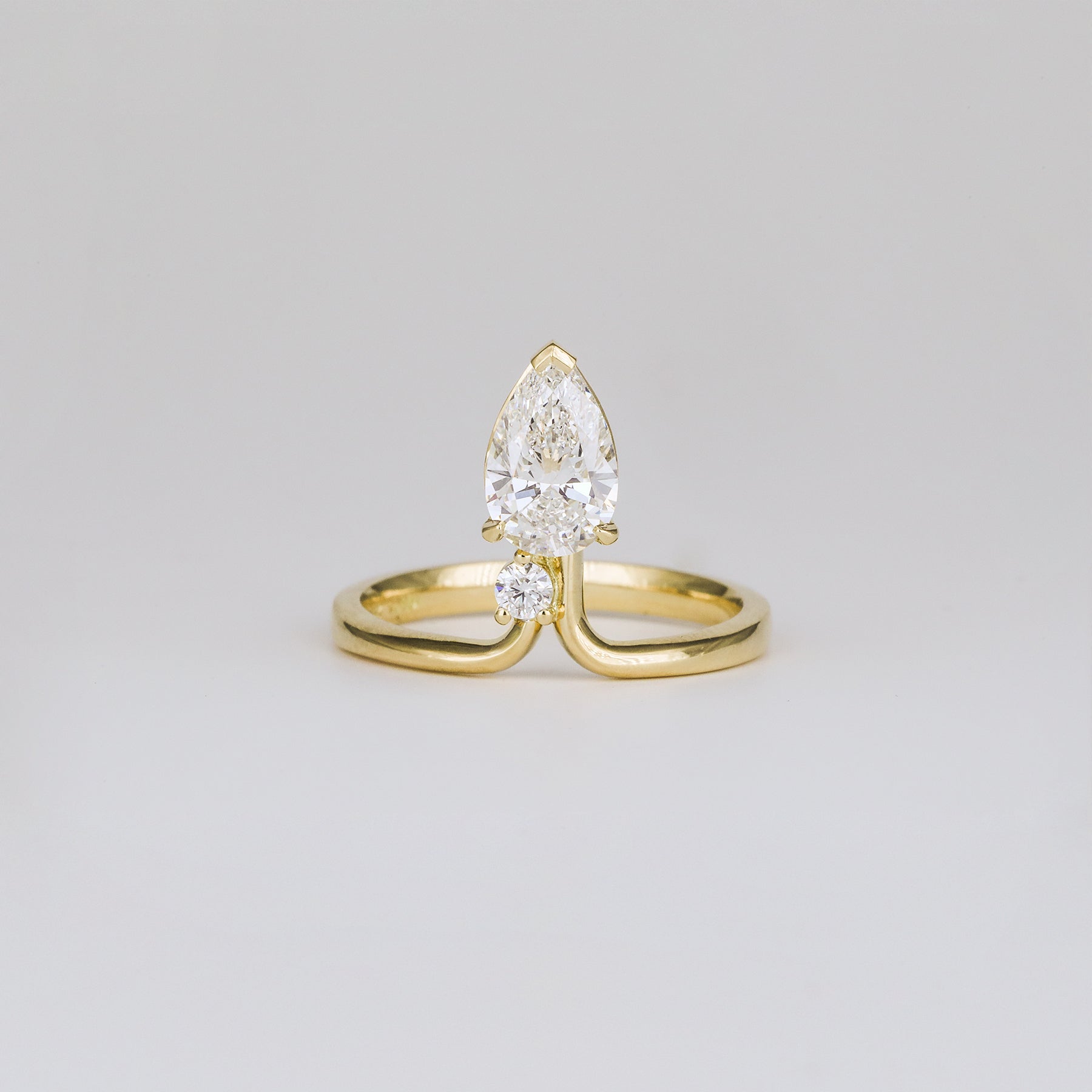 1.06 - 3.0 CT Pear Lab Grown Diamond Unique Engagement ring