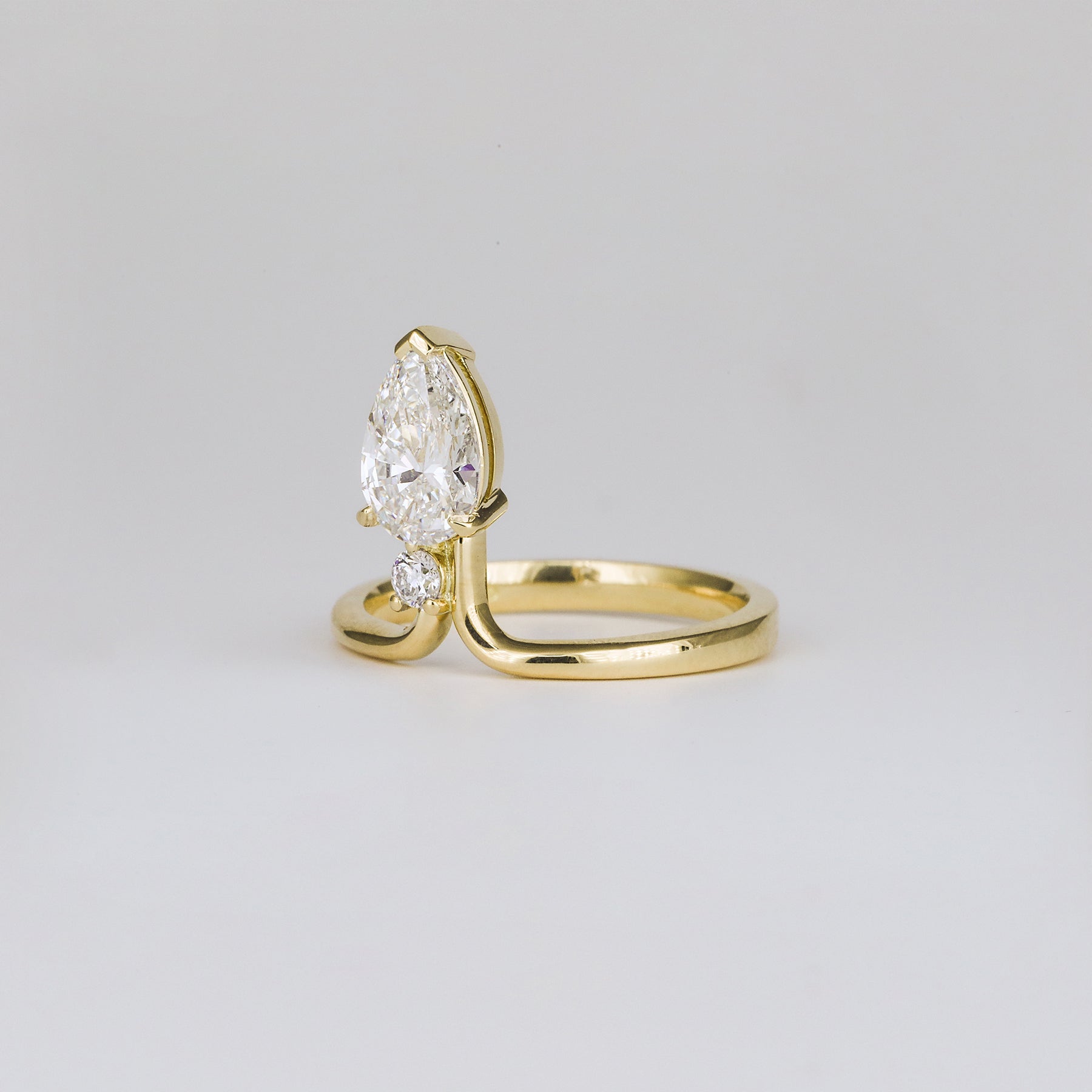 1.06 - 3.0 CT Pear Lab Grown Diamond Unique Engagement ring