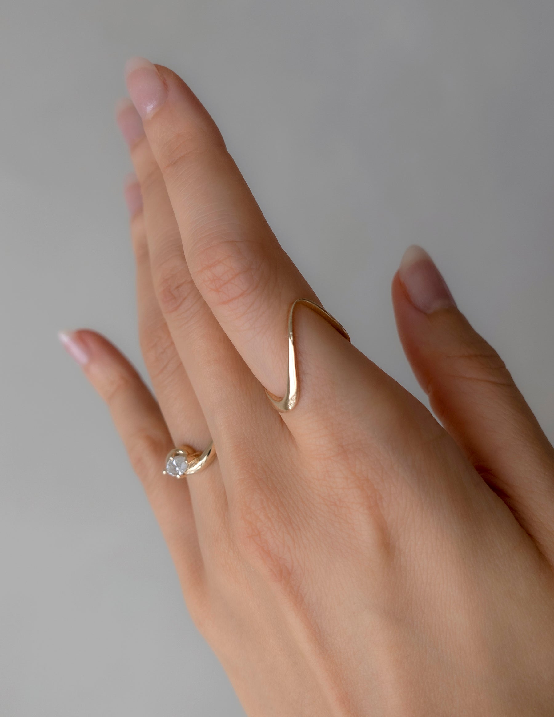 Plain Wave Wedding Band