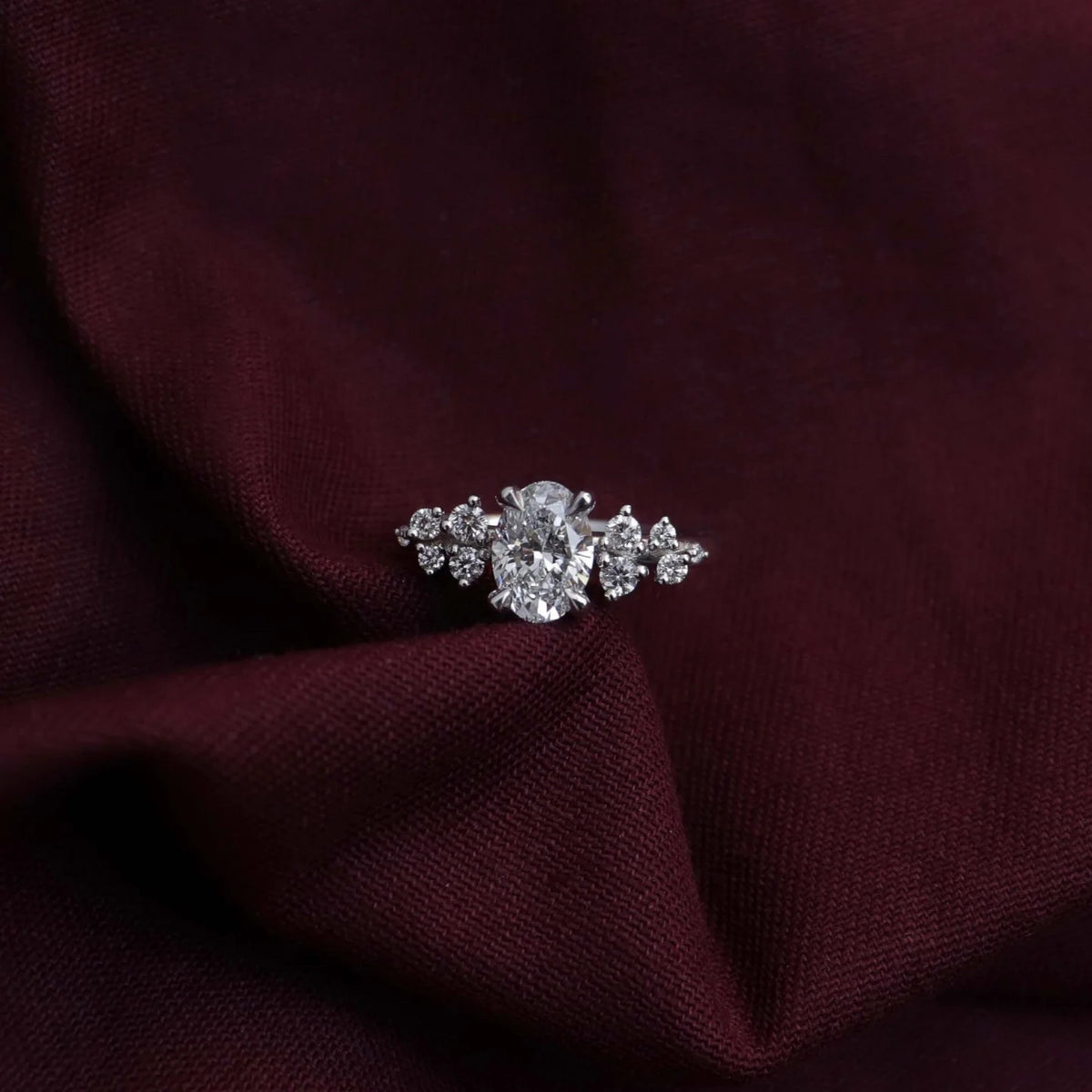 1.0-3.5 CT Oval Lab Grown Diamond Cluster Engagement Ring