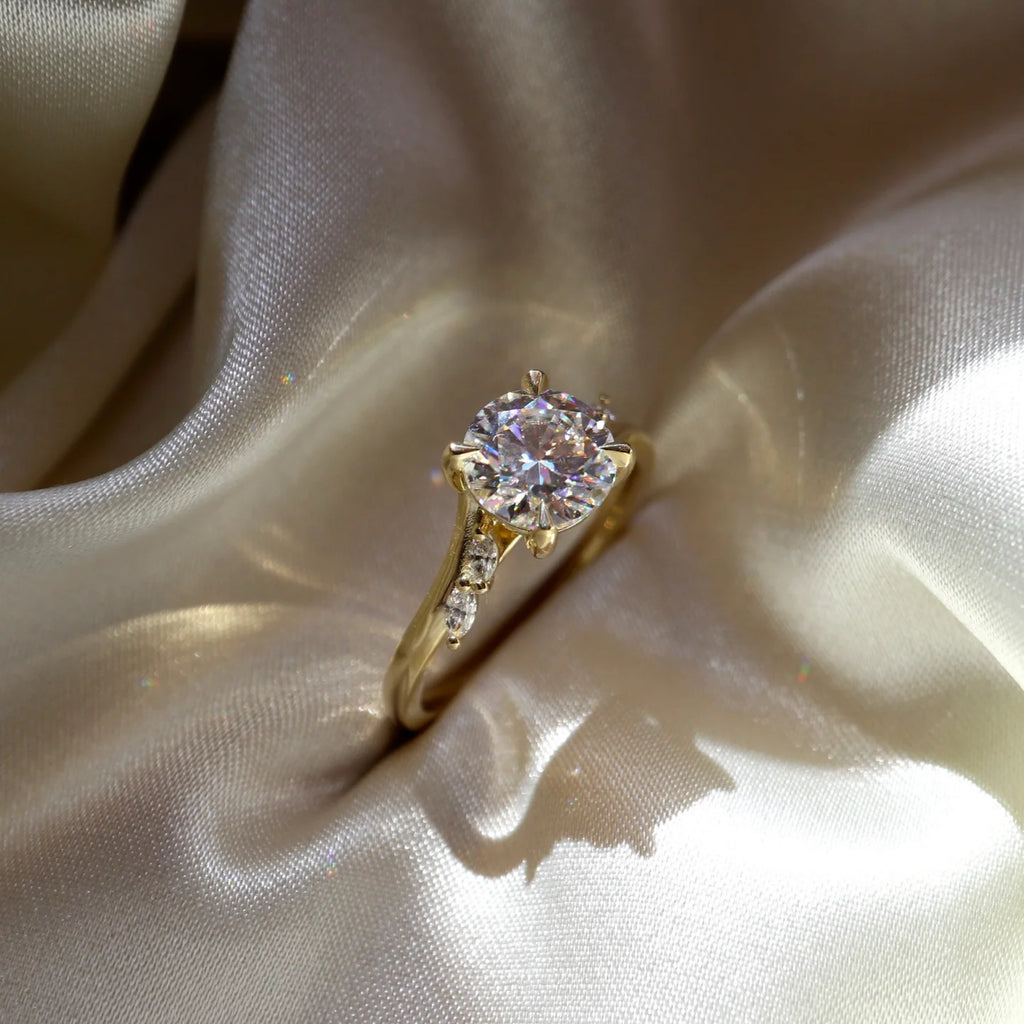 1.0-3.5 CT Round Lab Grown Diamond Twisted Band Engagement Ring
