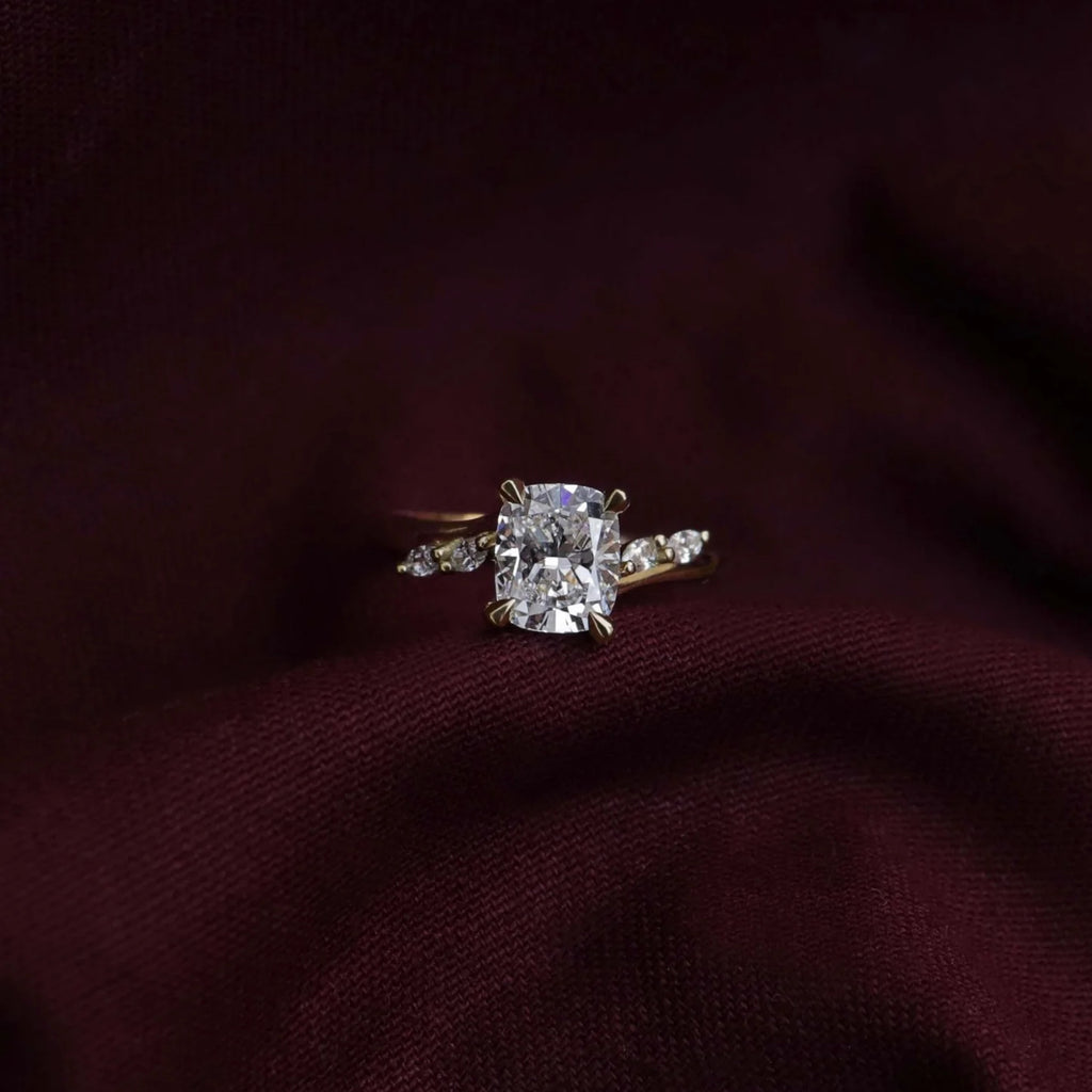 1.0-3.5 CT Elongated Cushion Lab Grown Diamond Twisted Band Engagement Ring