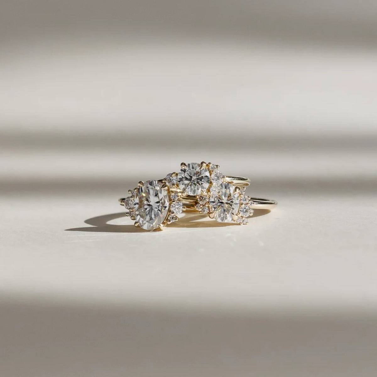 1.0-3.5 CT Oval Lab Grown Diamond Cluster Engagement Ring