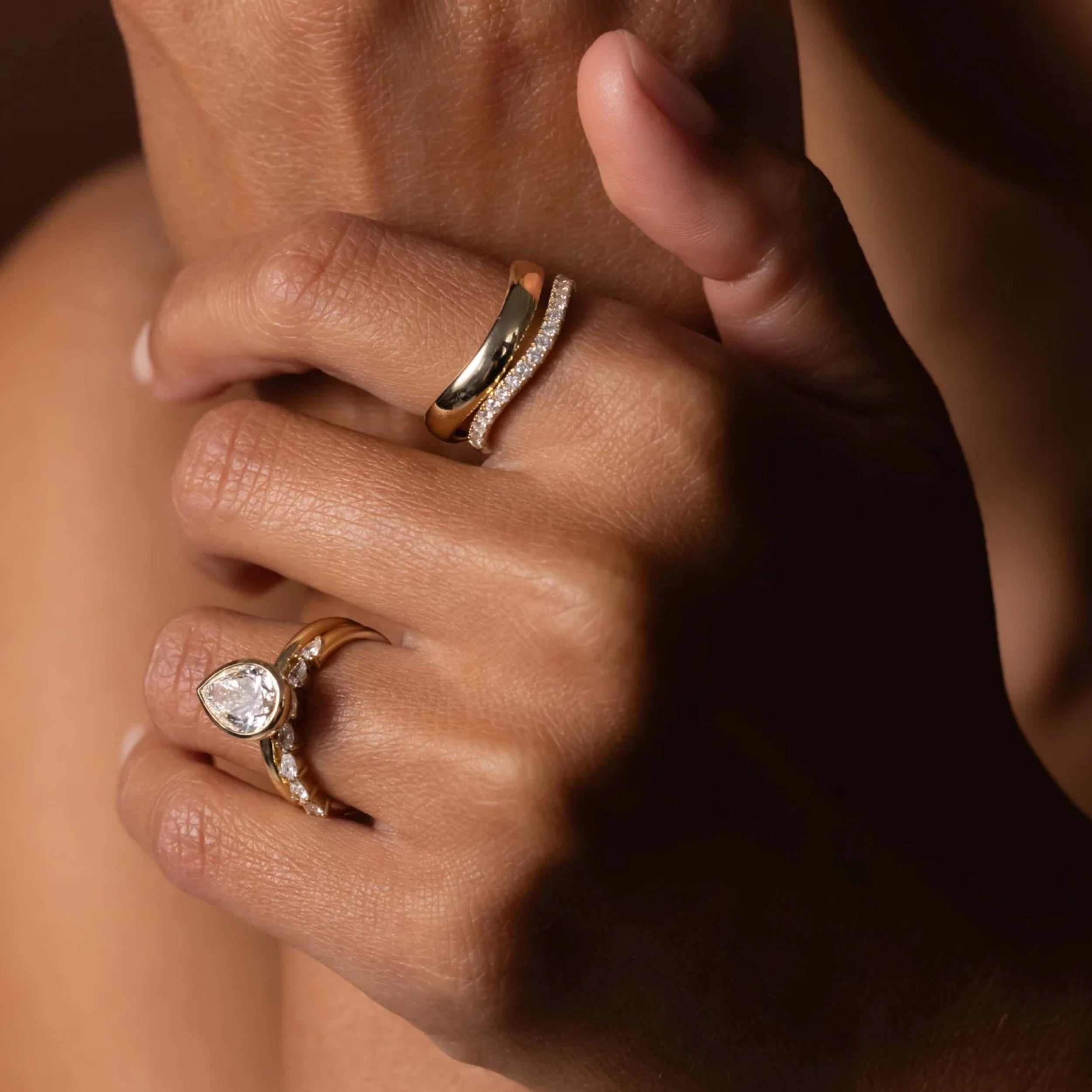 0.3 TCW Round Diamond Curved Wedding Band