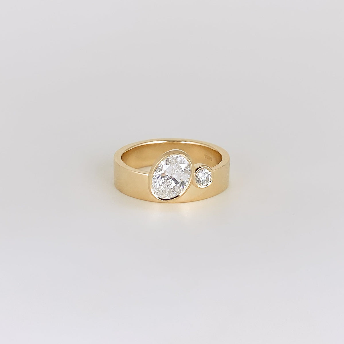 1.0 - 3.0 CT Oval CVD Diamond unique Engagement ring