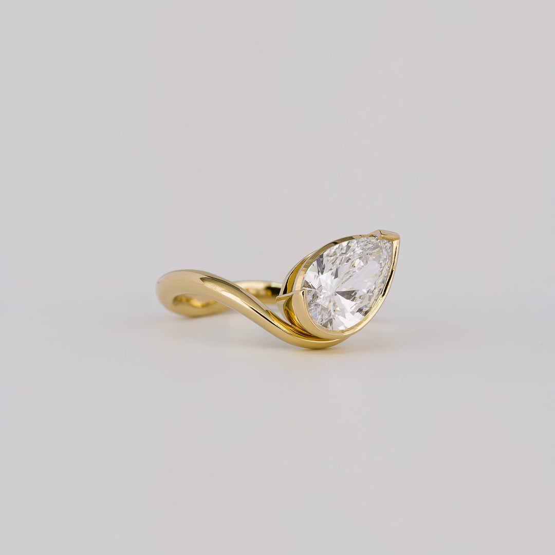 1.54-3.50 CT Pear Cut Lab Grown Diamond Unique Engagement ring
