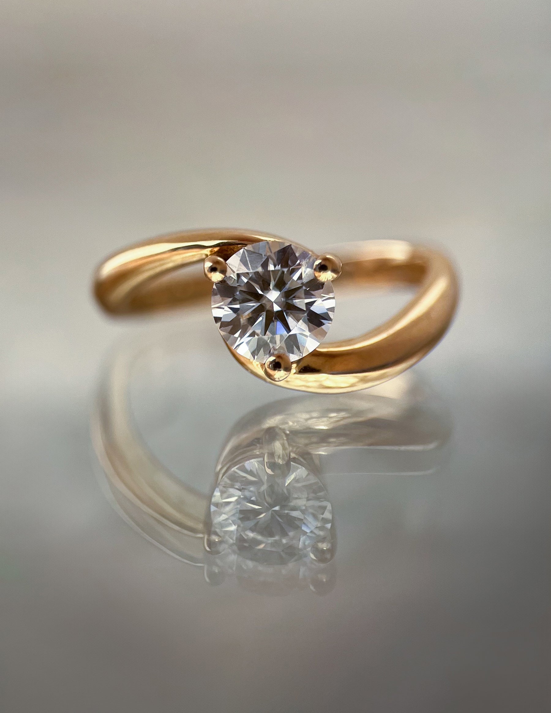 1.0 -1.50 CT Round Cut Lab Grown Diamond Solitaire Engagement Ring