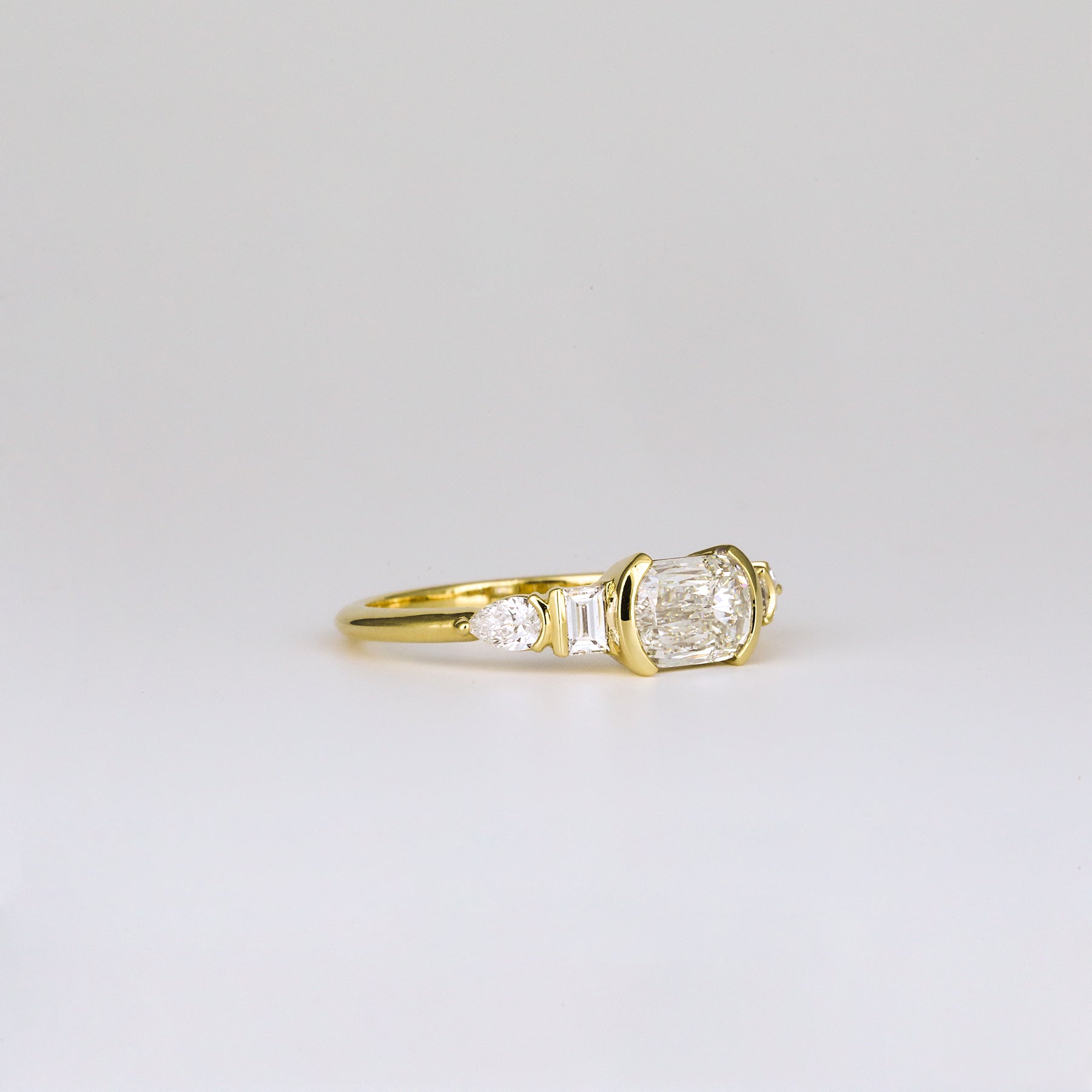 1.0 CT Cushion/Scissor F/VS1 CVD Diamond Cluster Engagement ring