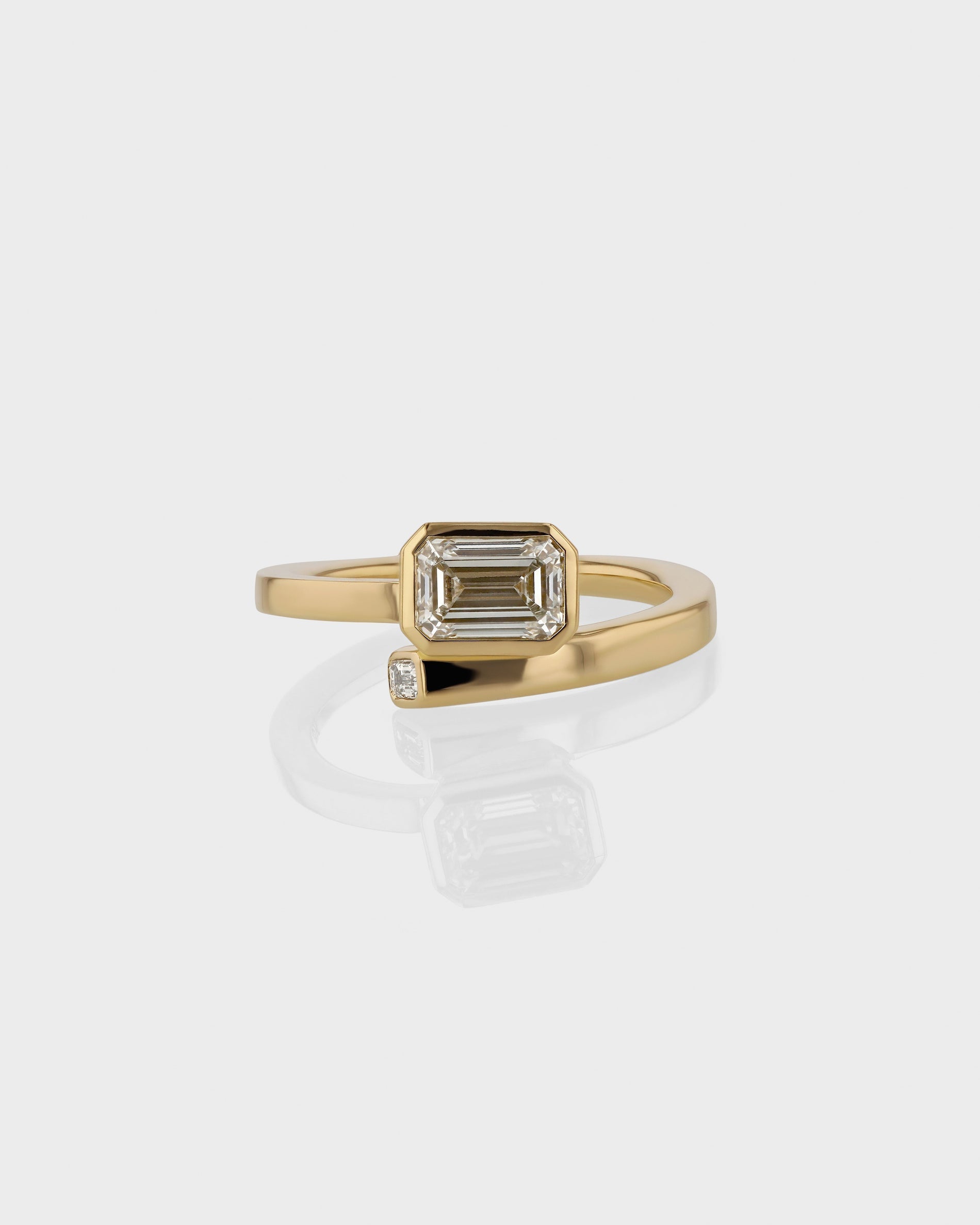 1.0-3.0 CT Emerald Cut Lab Grown Diamond Unique Engagement Ring