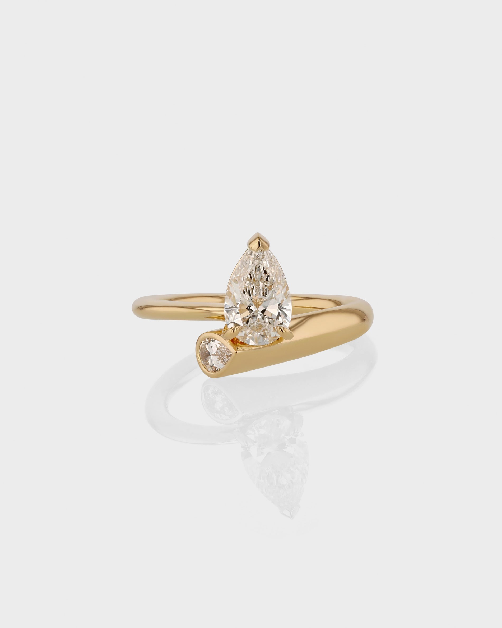 1.0-3.0 CT Pear Cut Lab Grown Diamond Unique Engagement Ring