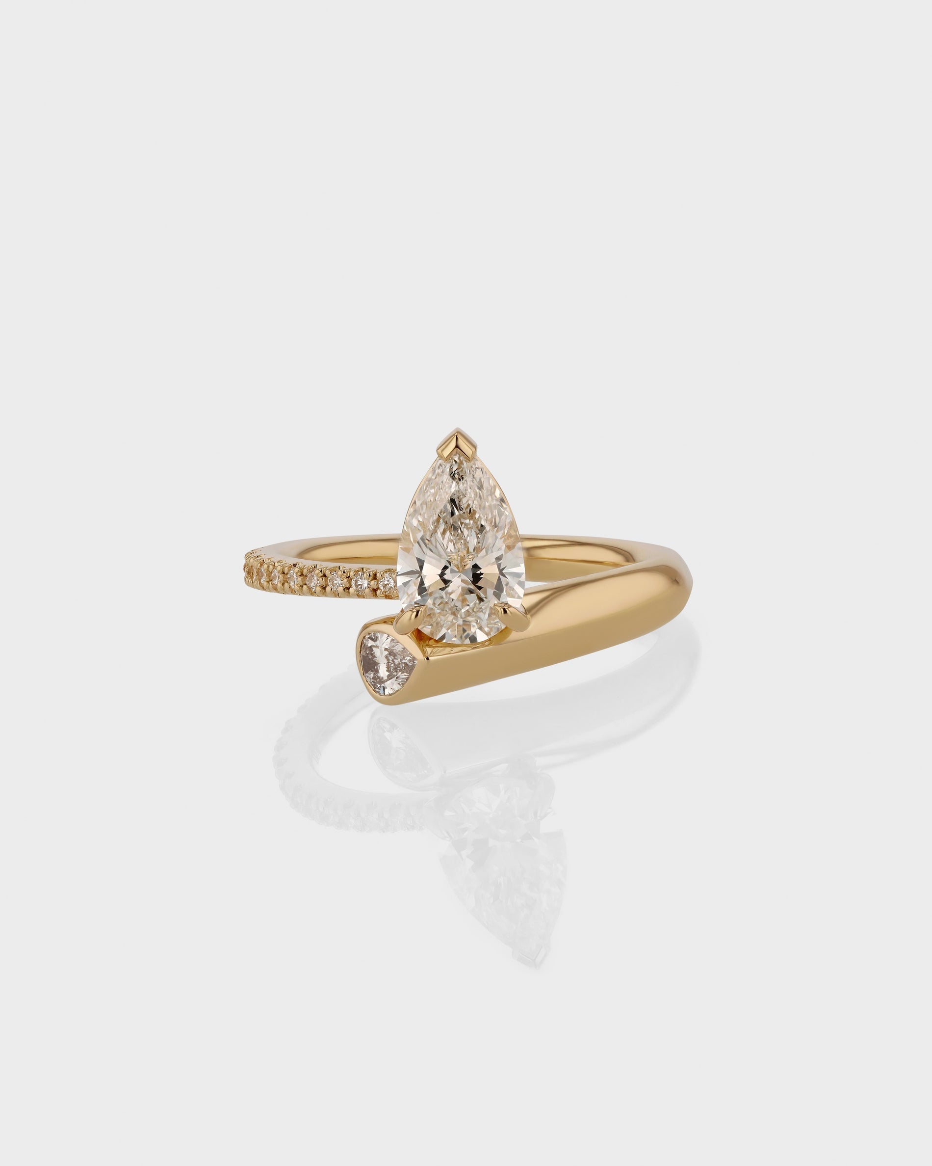 1.0-3.0 CT Pear Cut Lab Grown Diamond Unique Engagement Ring