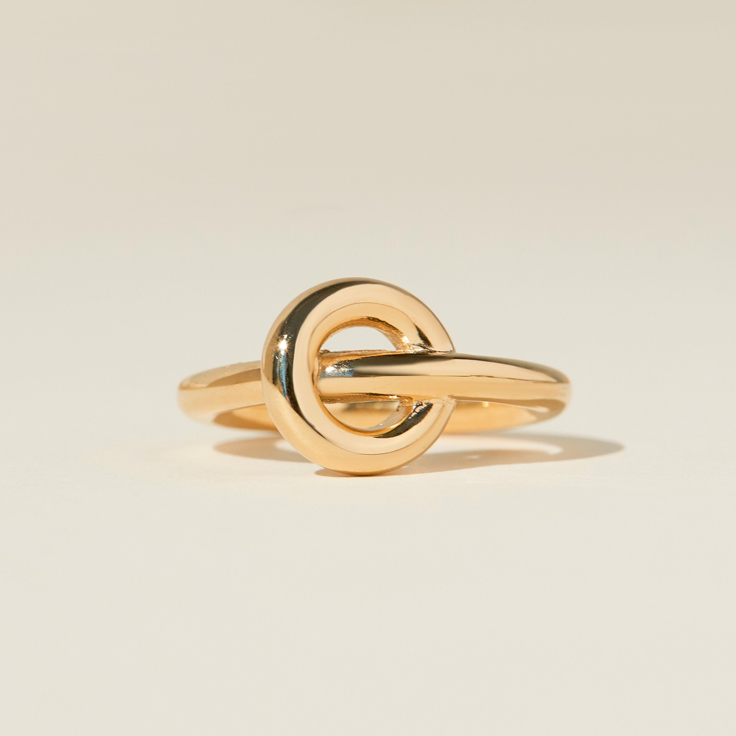 Twisted Round Style Solitaire Engagement Ring
