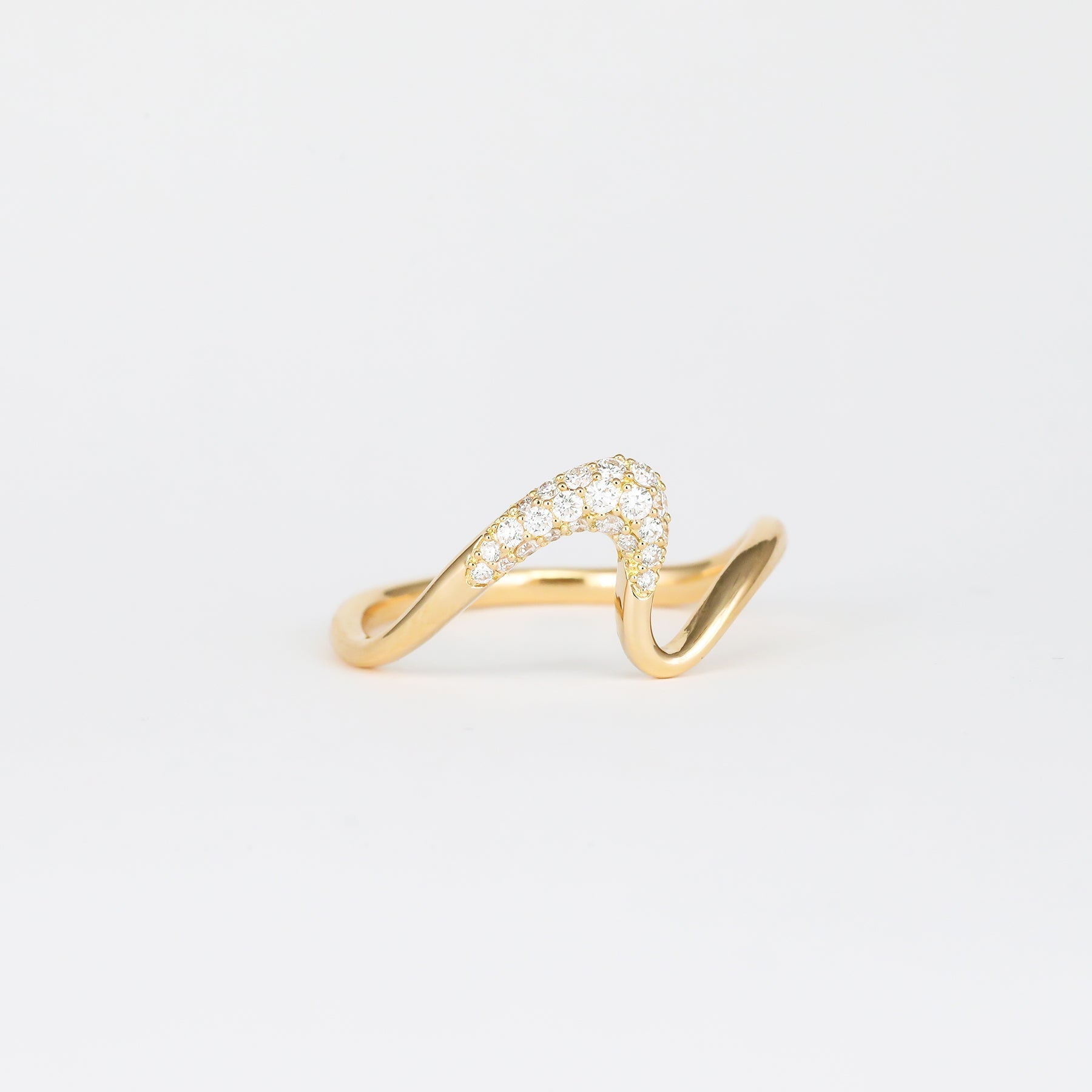 0.14 TCW Round Lab Grown Diamond Curved Unique Wedding Band