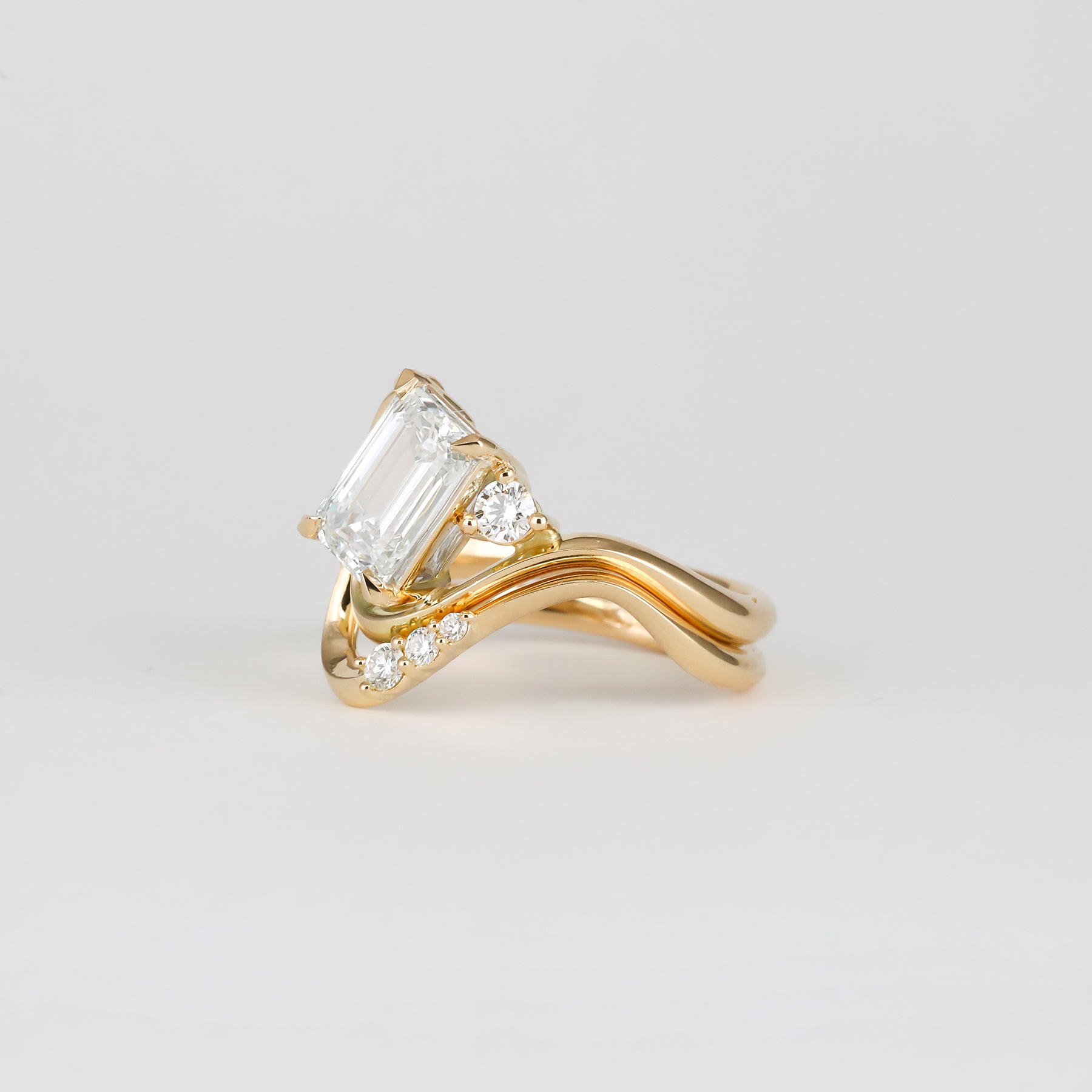 1.51 -3.50 CT Emerald Lab Grown Diamond Unique Bridal Ring Set