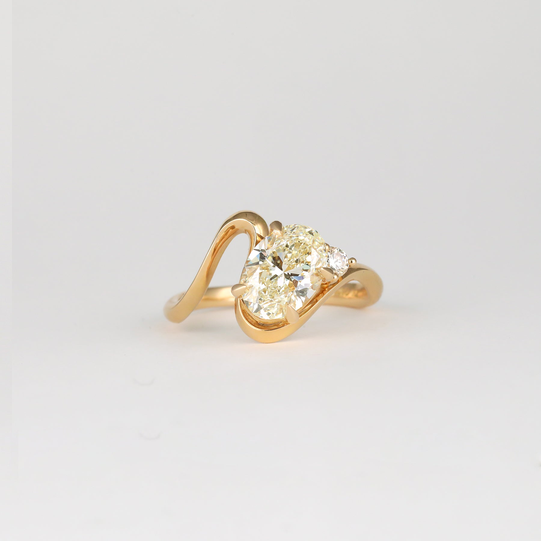1.70- 3.50 CT Oval Lab Grown Diamond Unique Bridal Ring Set