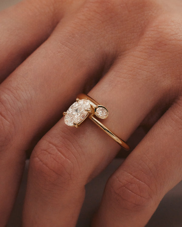 1.0 - 3.0 CT Oval CVD Diamond Unique Engagement Ring