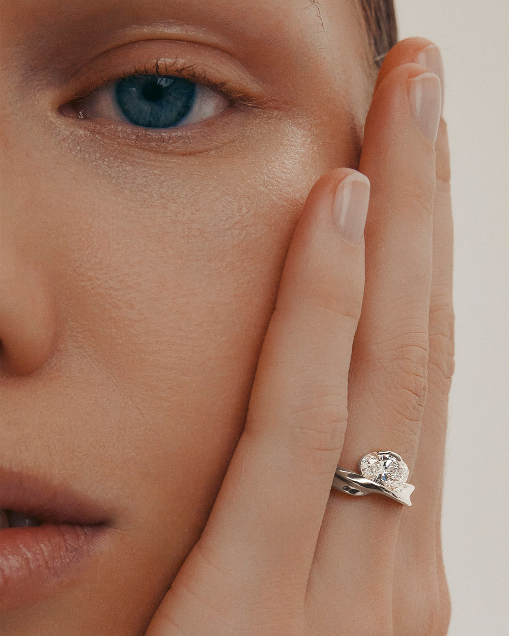 1.03 CT Oval CVD Diamond Unique Style Engagement Ring