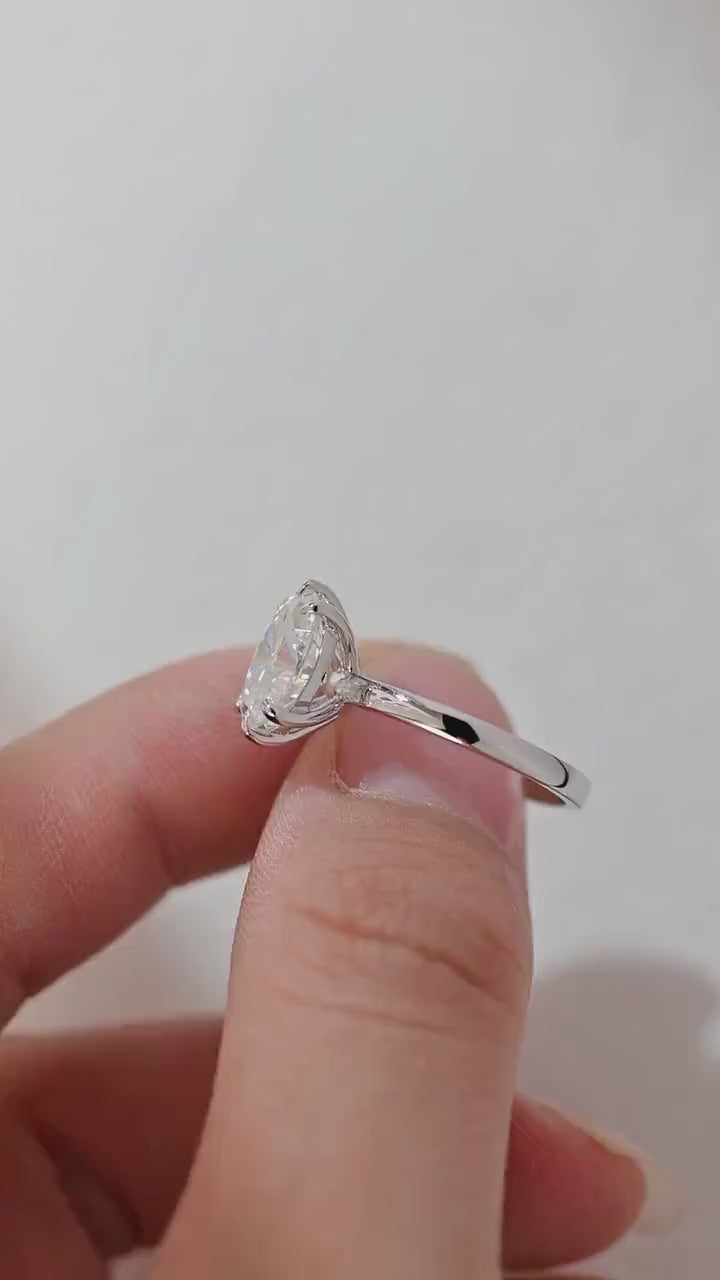1.0-3.0 CT Oval Lab Grown Diamond Solitaire Engagement Ring