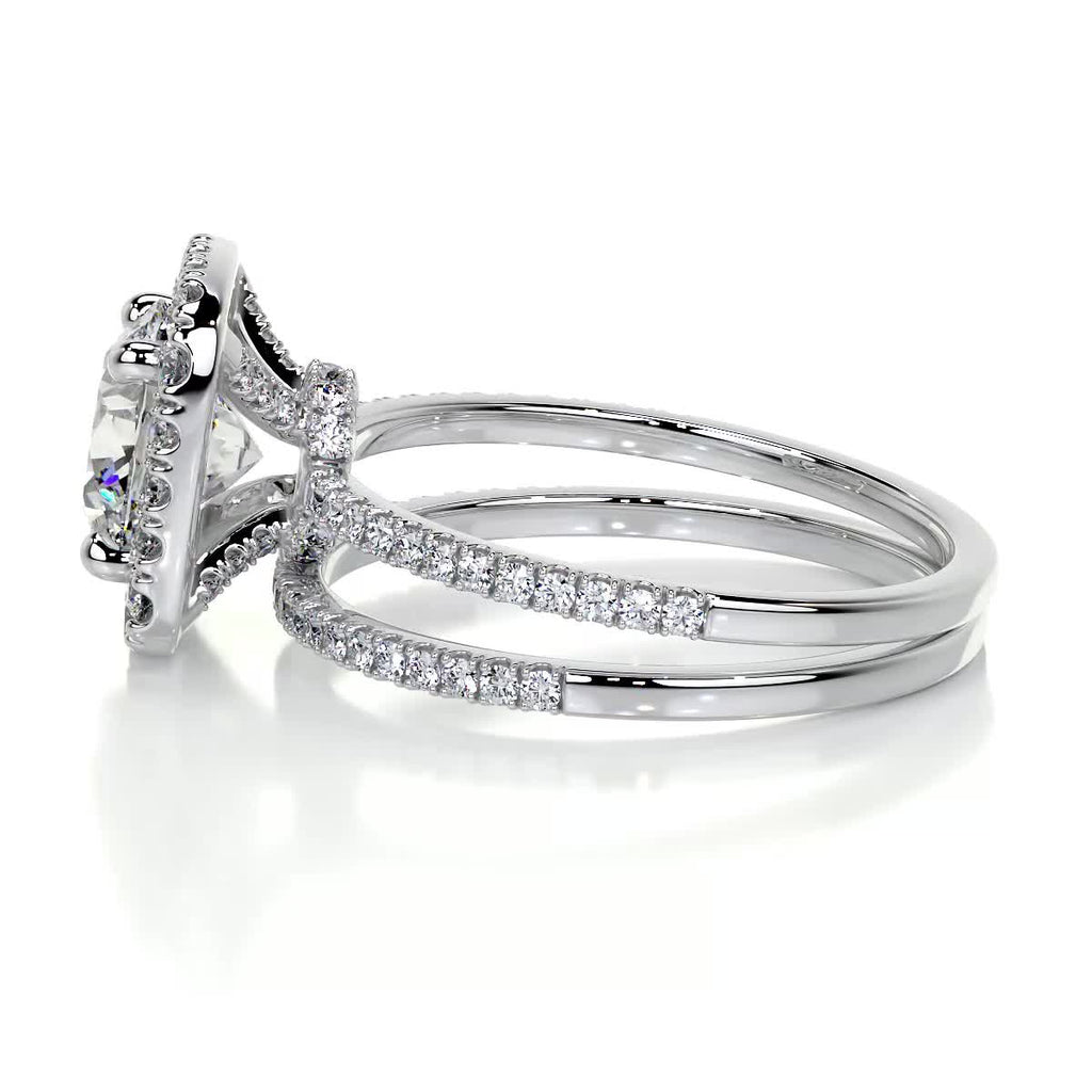 2.0 CT Round Shaped F-VS Loose Diamond Bridal Set With Halo & Pave Setting - Camila Brown